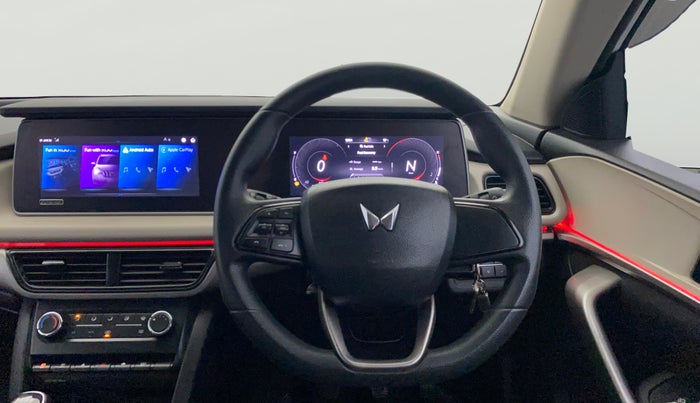 2021 Mahindra XUV700 AX 3 P MT 5 STR, Petrol, Manual, 40,193 km, Steering Wheel Close Up
