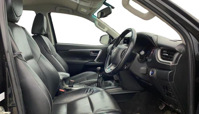 2021 Toyota Fortuner 2.8 4X2 MT, Diesel, Manual, 79,874 km, Right Side Front Door Cabin