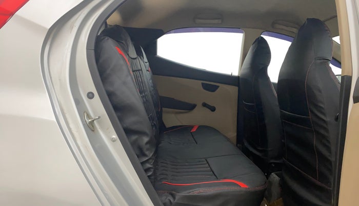 2016 Hyundai Eon ERA PLUS (O), Petrol, Manual, 1,36,045 km, Right Side Rear Door Cabin