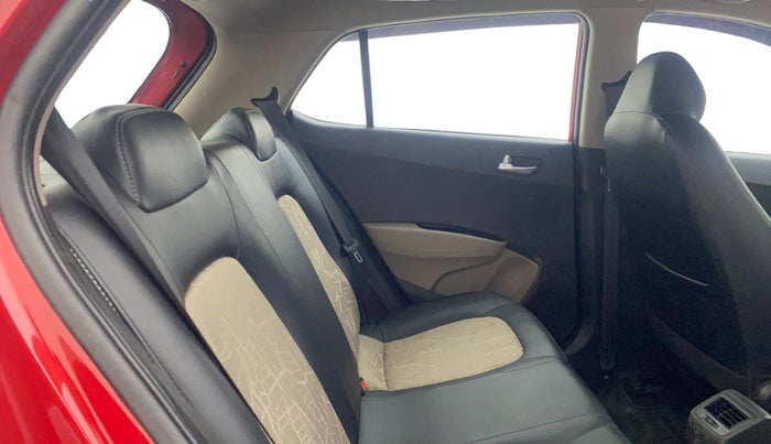 2020 Hyundai Grand i10 SPORTZ 1.2 KAPPA VTVT, Petrol, Manual, 26,835 km, Right Side Rear Door Cabin