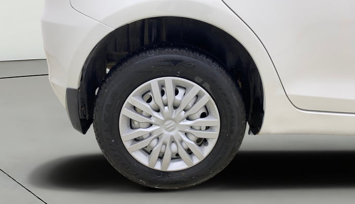 2017 Maruti Swift LXI (O), Petrol, Manual, 68,124 km, Right Rear Wheel