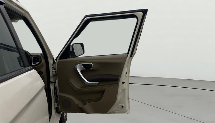 2017 Mahindra TUV300 T8 AMT, Diesel, Automatic, 55,159 km, RHS Front Door