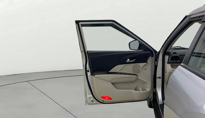 2020 Mahindra XUV300 W8 (O) 1.2 PETROL, Petrol, Manual, 40,915 km, LHS Front Door