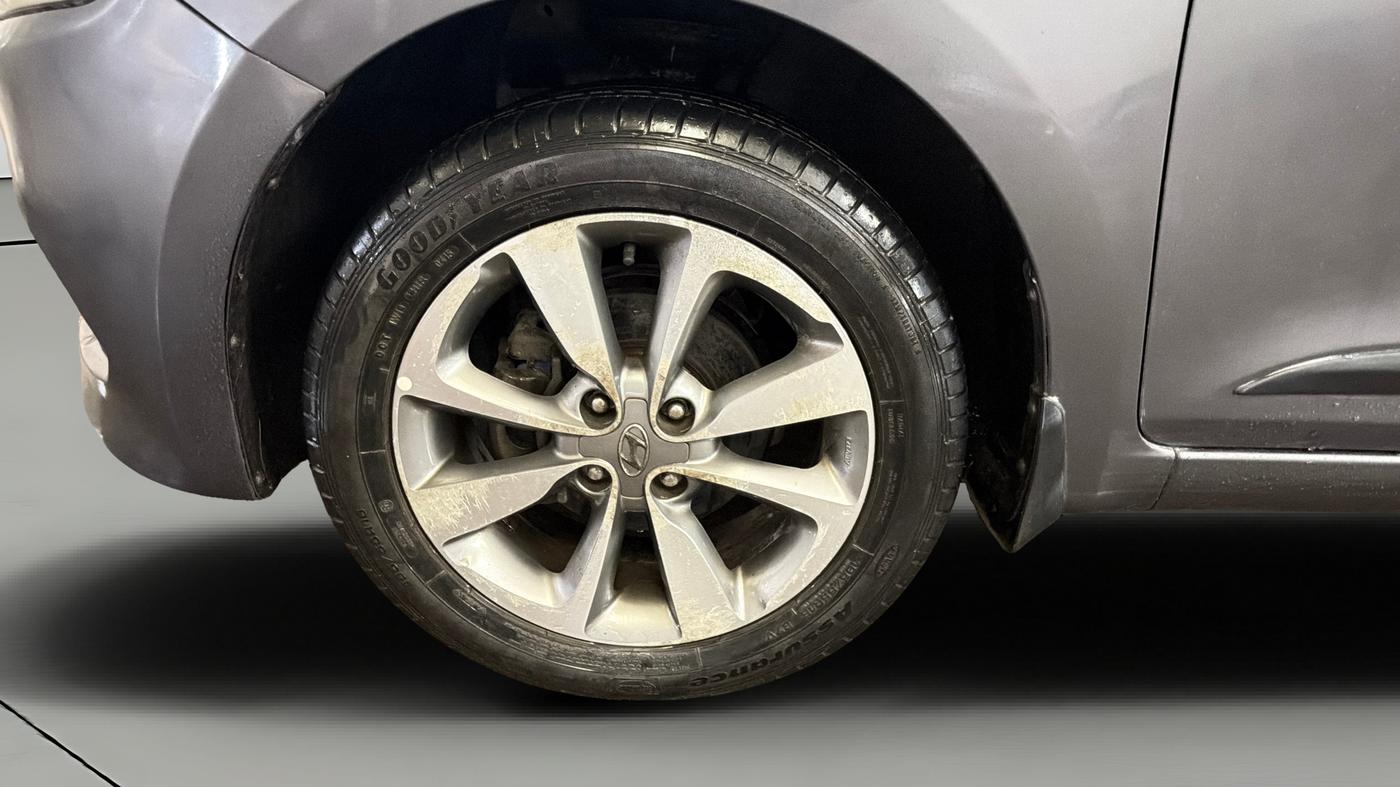 2015 Hyundai Elite i20 SPORTZ 1.2, Petrol, Manual, 42,836 km, Left Front Wheel