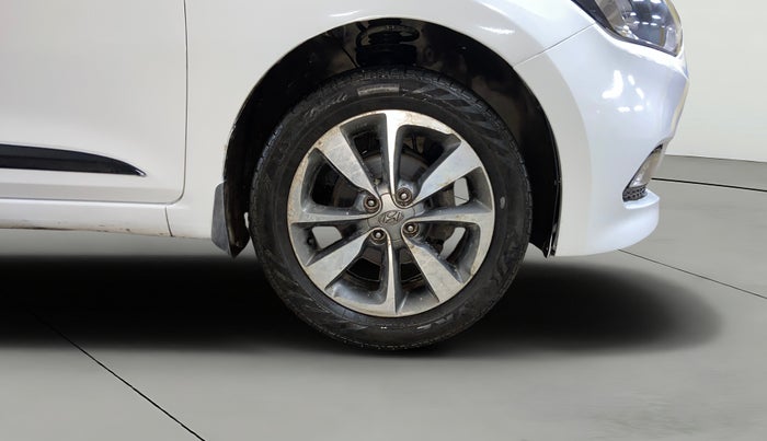 2014 Hyundai Elite i20 ASTA 1.2, Petrol, Manual, 1,07,721 km, Right Front Wheel