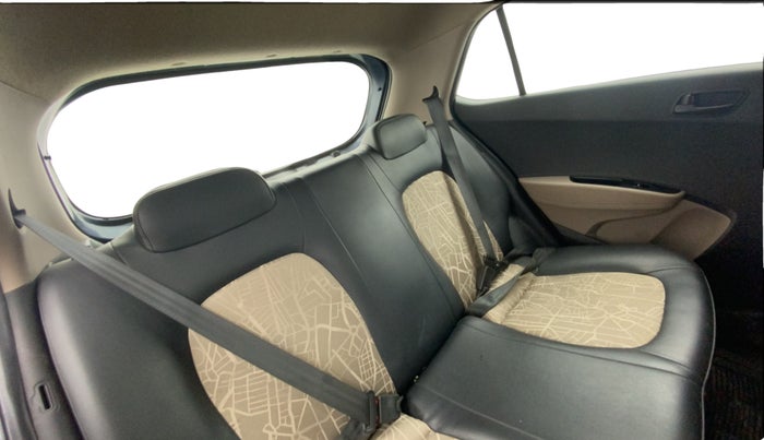 2016 Hyundai i10 MAGNA 1.1, Petrol, Manual, 57,449 km, Right Side Rear Door Cabin