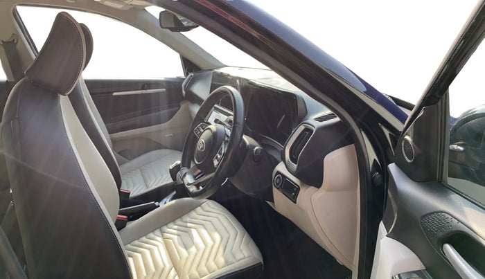 2020 KIA SONET HTX PLUS 1.0 IMT, Petrol, Manual, 1,32,902 km, Right Side Front Door Cabin