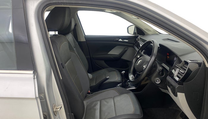 2022 Skoda KUSHAQ STYLE 1.5L TSI MT, Petrol, Manual, 15,817 km, Right Side Front Door Cabin