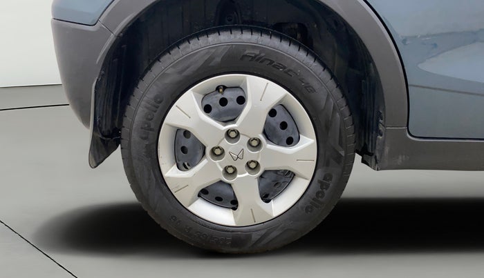 2023 Mahindra XUV300 W6 1.2 PETROL, Petrol, Manual, 13,812 km, Right Rear Wheel