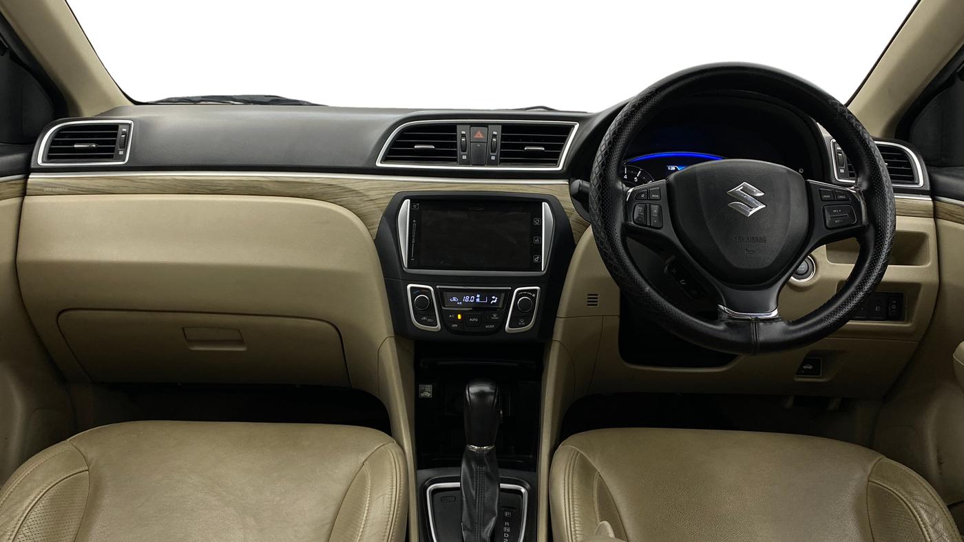 2020 Maruti Ciaz ALPHA  AT 1.5 SHVS PETROL, Petrol, Automatic, 1,09,980 km, Dashboard