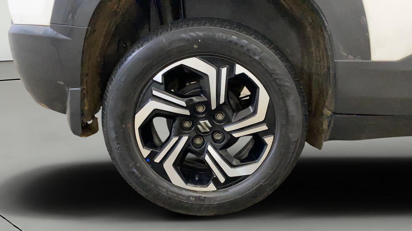 2023 Maruti BREZZA VXI SMART HYBRID, Petrol, Manual, 33,093 km, Right Rear Wheel