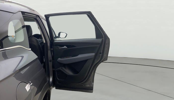 2022 MG HECTOR SHINE 1.5 PETROL TURBO MT, Petrol, Manual, 24,799 km, RHS Rear Door