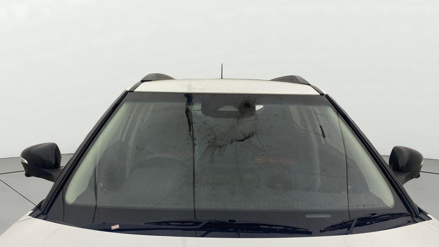 2024 Mahindra XUV 3XO AX5L 1.2 TGDi AT, Petrol, Automatic, 21,912 km, Front Windshield