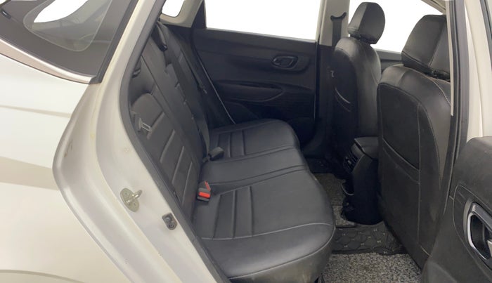 2023 Hyundai NEW I20 SPORTZ 1.2 MT, Petrol, Manual, 38,249 km, Right Side Rear Door Cabin