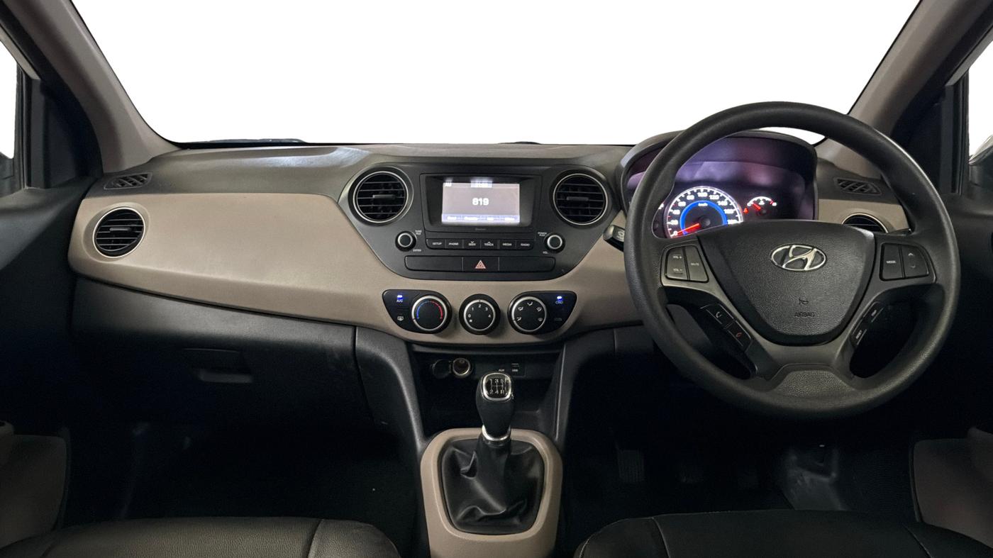 2017 Hyundai Grand i10 SPORTZ 1.2 KAPPA VTVT, Petrol, Manual, 55,669 km, Dashboard