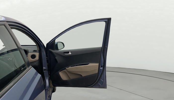 2014 Hyundai Xcent S 1.2, Petrol, Manual, 1,07,958 km, RHS Front Door