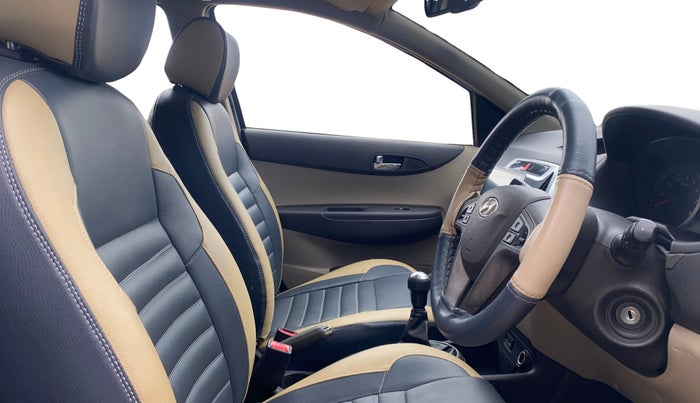 2013 Hyundai i20 SPORTZ 1.2, Petrol, Manual, 66,144 km, Right Side Front Door Cabin