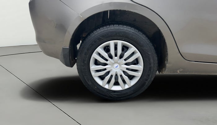 2015 Maruti Swift Dzire VXI, Petrol, Manual, 71,947 km, Right Rear Wheel