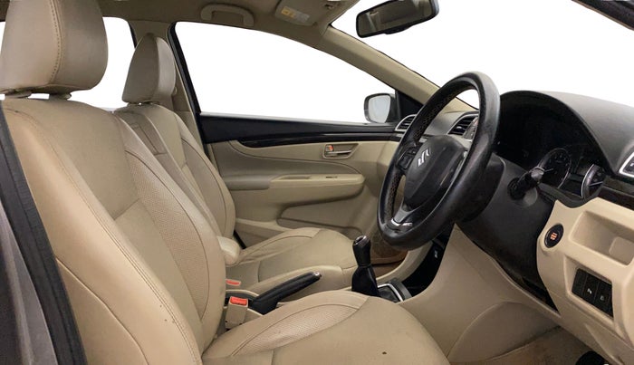 2017 Maruti Ciaz ZETA 1.4  MT PETROL, Petrol, Manual, 94,660 km, Right Side Front Door Cabin