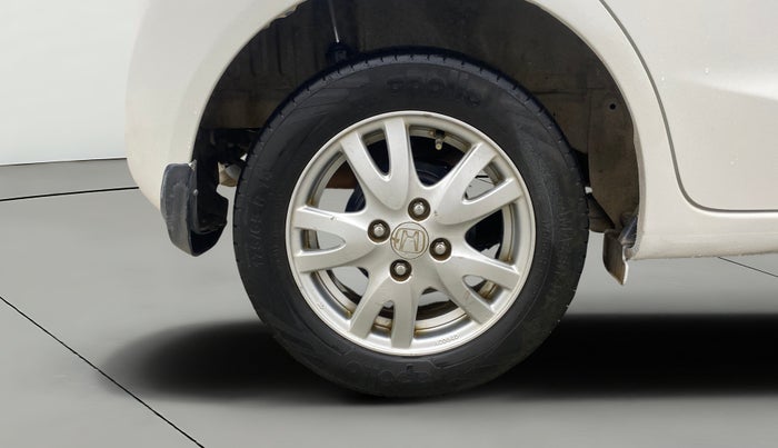2013 Honda Brio V MT, Petrol, Manual, 91,914 km, Right Rear Wheel