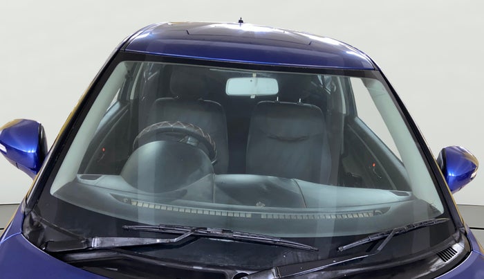 2013 Maruti Swift VDI, Diesel, Manual, 1,20,303 km, Front Windshield
