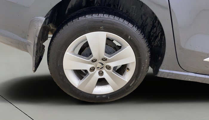 2021 Skoda Rapid AMBITION AT TSI, Petrol, Automatic, 49,602 km, Right Rear Wheel