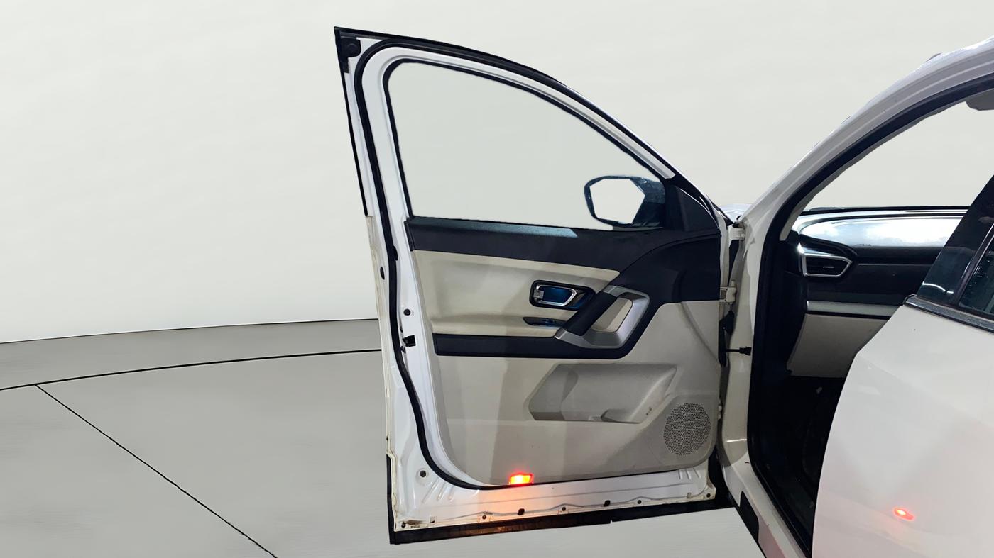 2022 Tata Safari XZA PLUS, Diesel, Automatic, 81,211 km, LHS Front Door