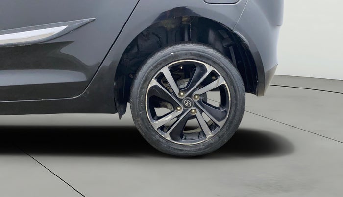 2022 Tata ALTROZ XZ PLUS PETROL DARK EDITION, Petrol, Manual, 49,704 km, Left Rear Wheel