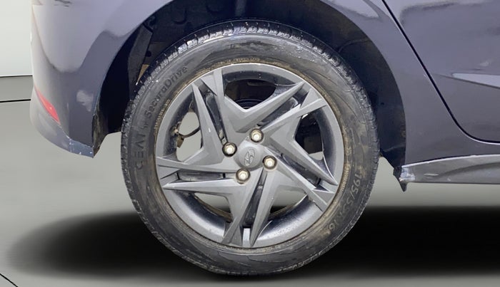 2022 Hyundai NEW I20 SPORTZ 1.2 MT, Petrol, Manual, 24,056 km, Right Rear Wheel