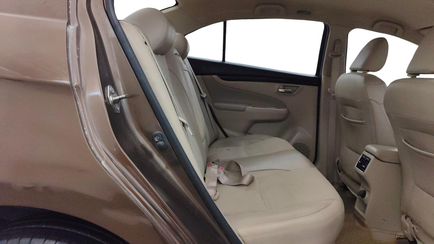2017 Maruti Ciaz ZDI SHVS, Diesel, Manual, 74,555 km, Right Side Rear Door Cabin