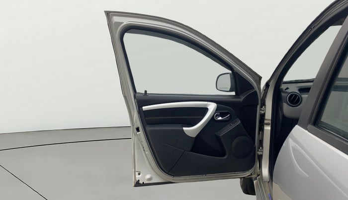 2015 Renault Duster 110 PS RXL DIESEL, Diesel, Manual, 1,04,256 km, LHS Front Door