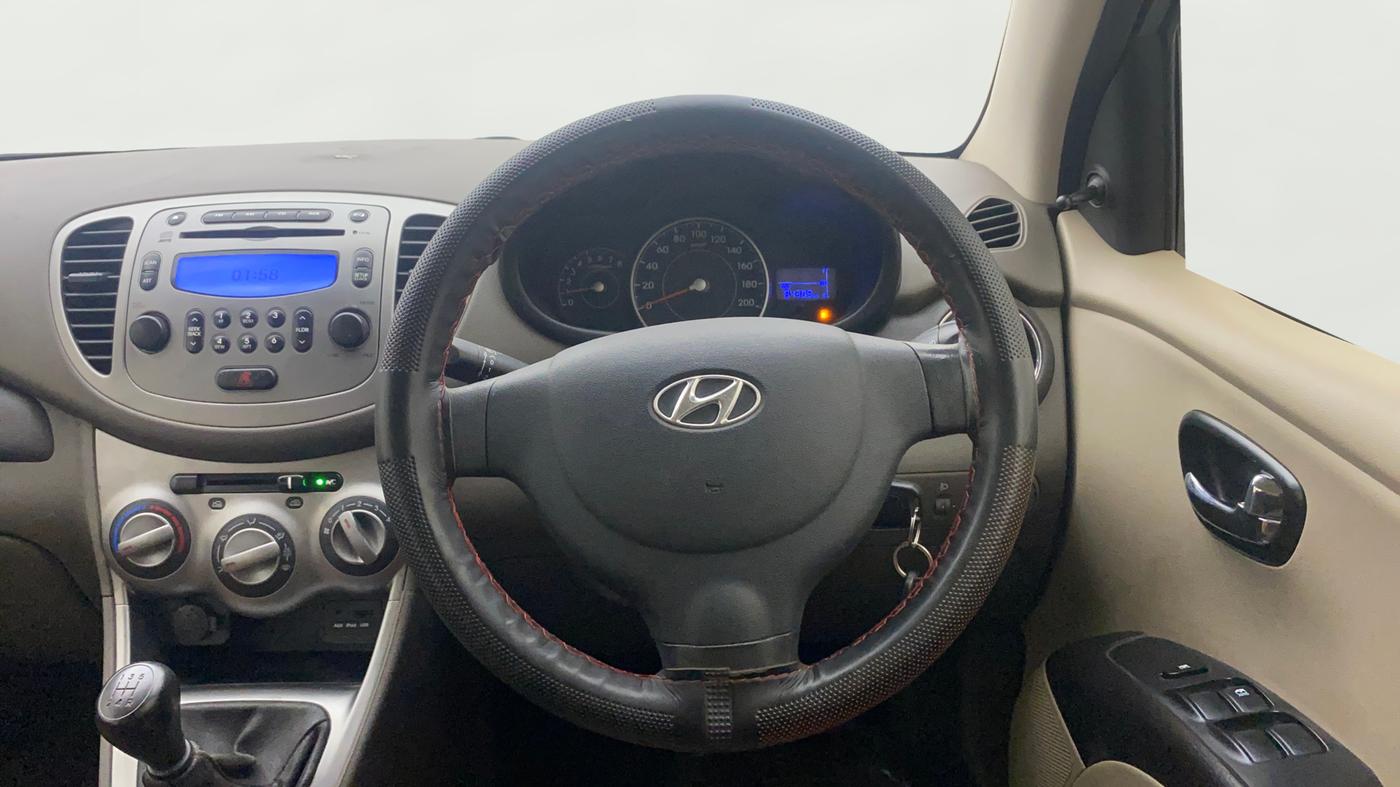 2015 Hyundai i10 SPORTZ 1.1, Petrol, Manual, 84,321 km, Steering Wheel Close Up