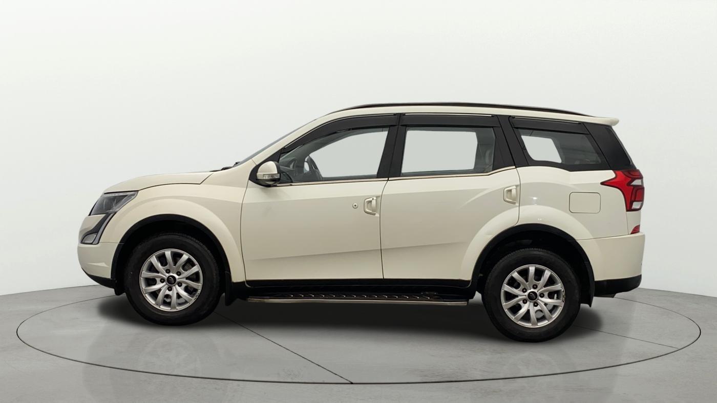 2020 Mahindra XUV500 W9, Diesel, Manual, 40,716 km, Left Side