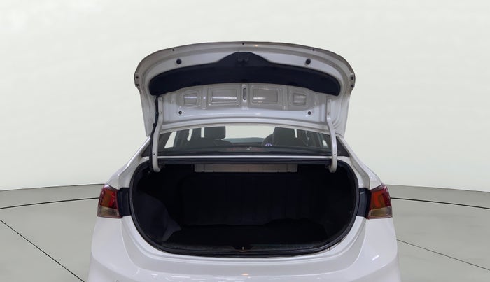 2018 Hyundai Verna 1.6 CRDI SX, Diesel, Manual, 1,20,885 km, Boot Door Open