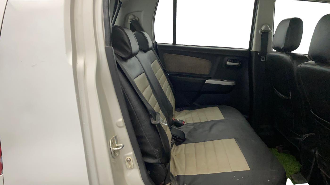 2015 Maruti Wagon R 1.0 VXI, Petrol, Manual, 1,11,487 km, Right Side Rear Door Cabin
