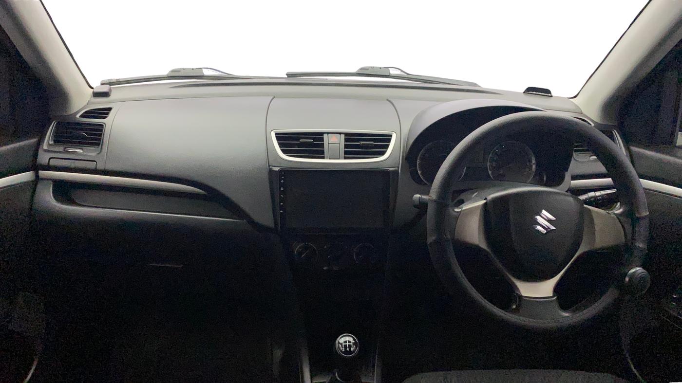 2016 Maruti Swift VXI, CNG, Manual, 94,818 km, Dashboard