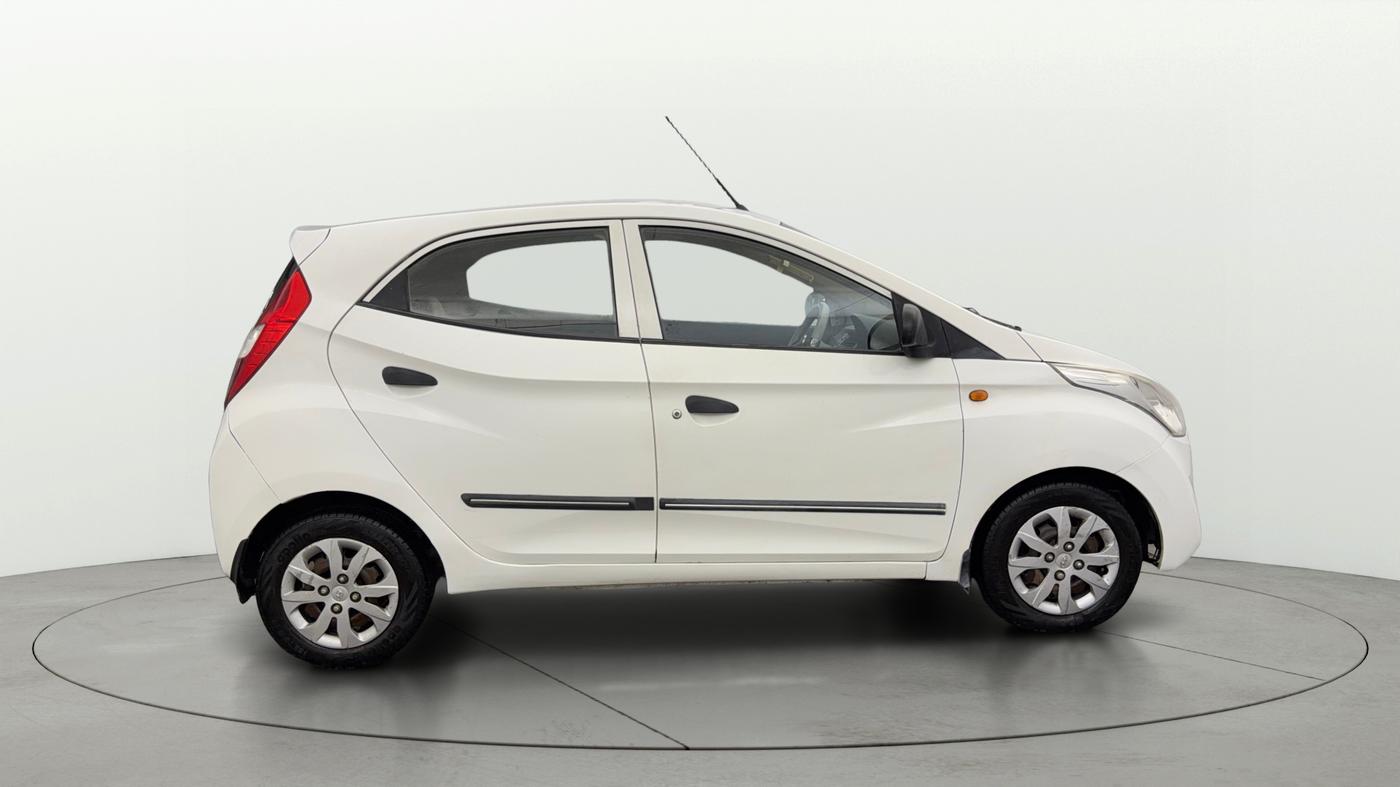 2018 Hyundai Eon MAGNA +, CNG, Manual, 79,427 km, Right Side View