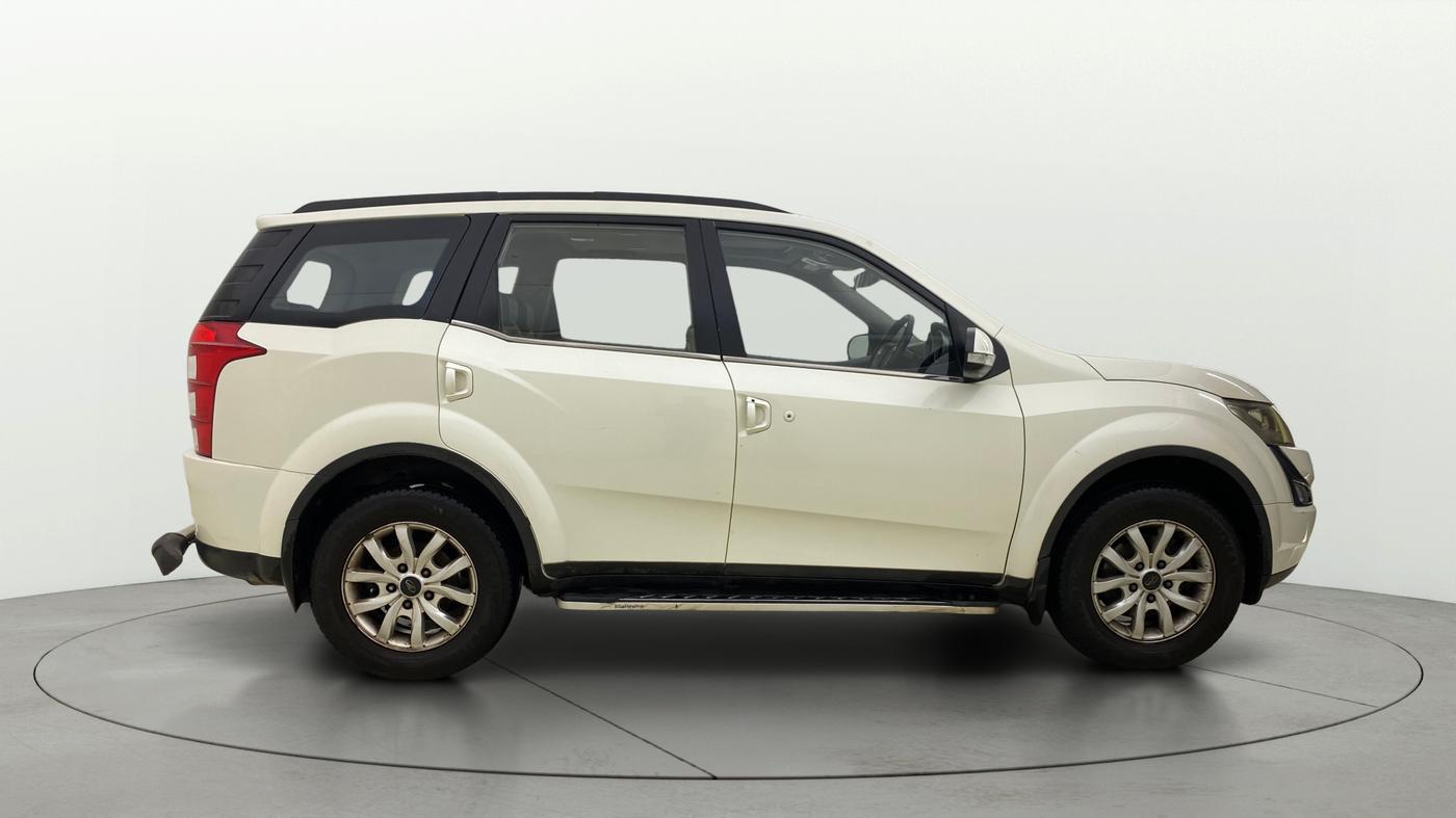 2015 Mahindra XUV500 W10, Diesel, Manual, 70,757 km, Right Side View