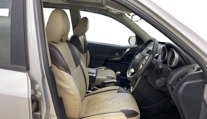 2021 Mahindra XUV500 W9, Diesel, Manual, 1,00,157 km, Right Side Front Door Cabin