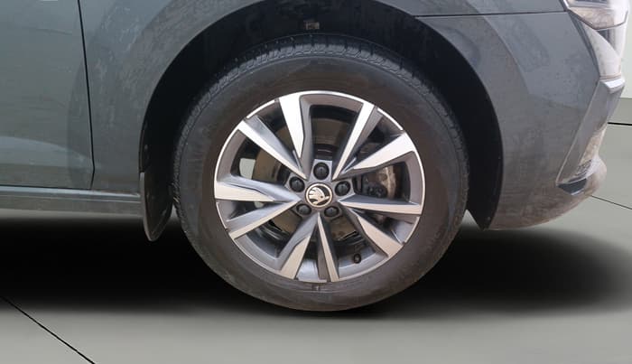 2022 Skoda SLAVIA STYLE 1.5L TSI DSG, Petrol, Automatic, 28,202 km, Right Front Wheel