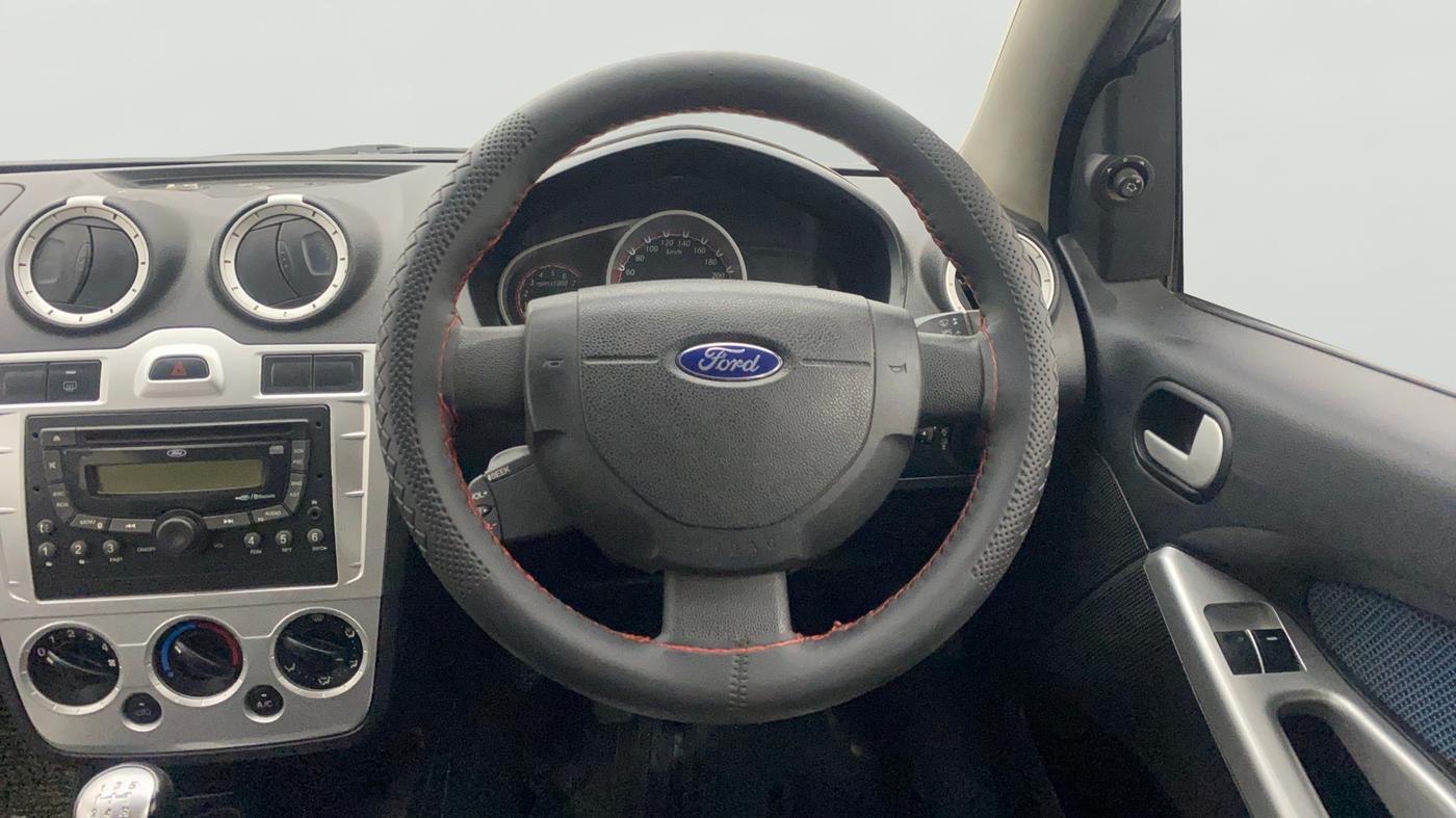 2015 Ford Figo TITANIUM 1.2 PETROL, Petrol, Manual, 80,119 km, Steering Wheel Close Up