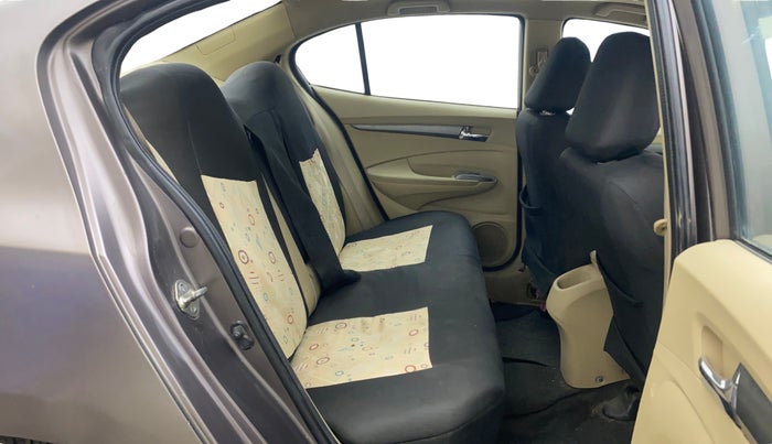 2012 Honda City 1.5L I-VTEC V MT SUNROOF, Petrol, Manual, 1,00,199 km, Right Side Rear Door Cabin