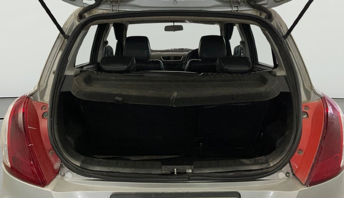 2016 Maruti Swift VXI, Petrol, Manual, 1,05,678 km, Boot Open Zoomed View