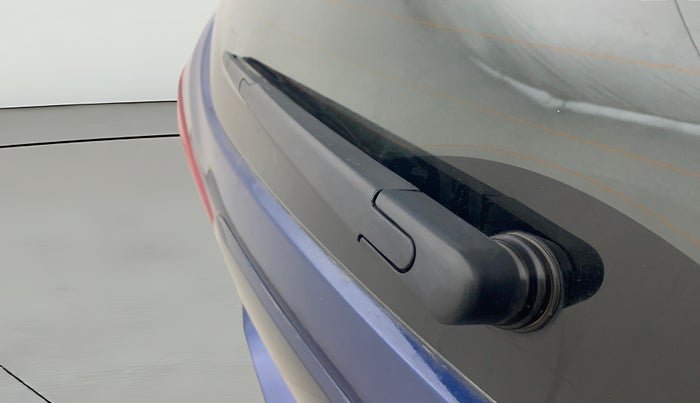 2022 Maruti S Cross ZETA 1.5, Petrol, Manual, 13,511 km, Rear Wiper