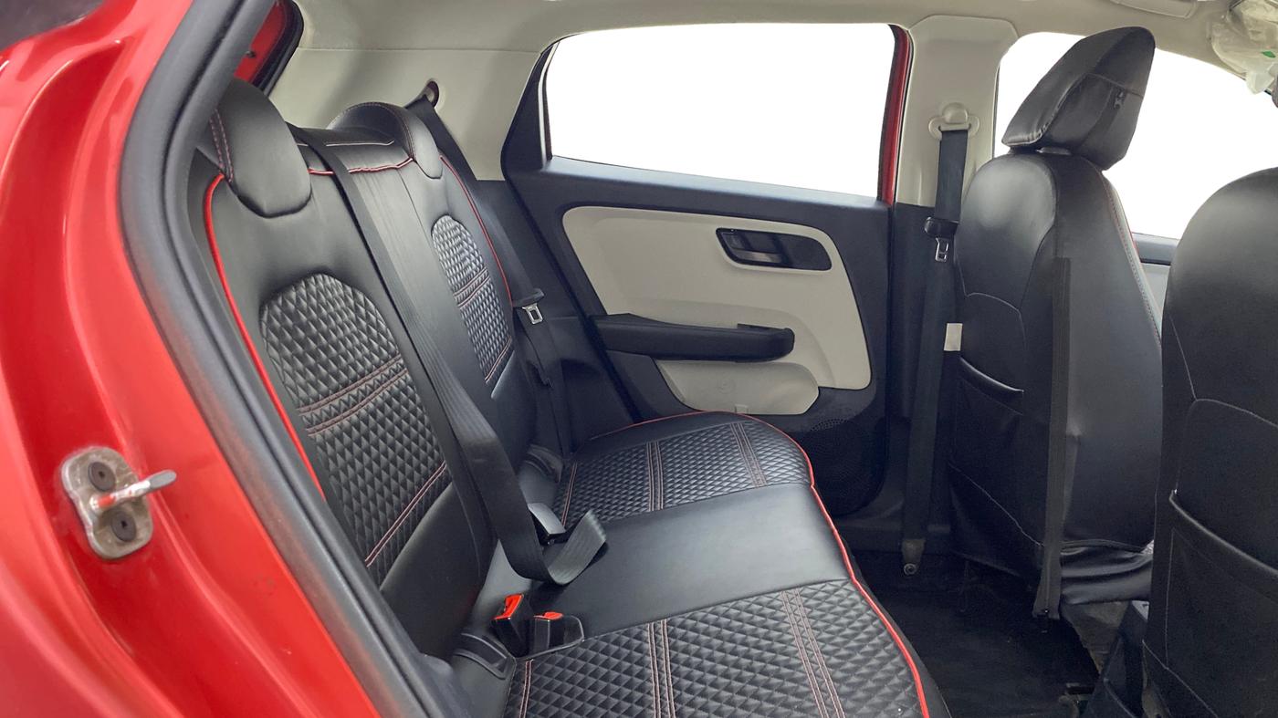 2022 Tata ALTROZ XT PETROL, Petrol, Manual, 25,569 km, Right Side Rear Door Cabin
