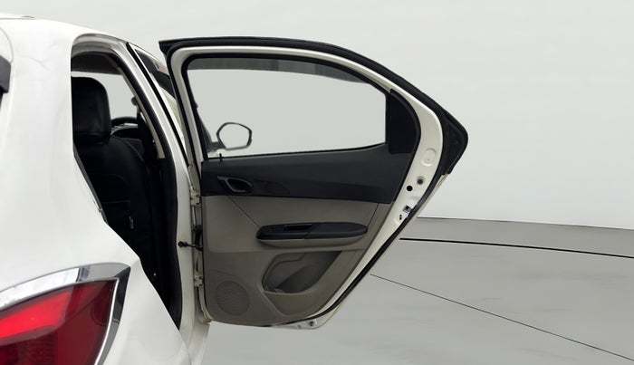 2019 Tata Tiago XZ PETROL, Petrol, Manual, 1,06,289 km, RHS Rear Door