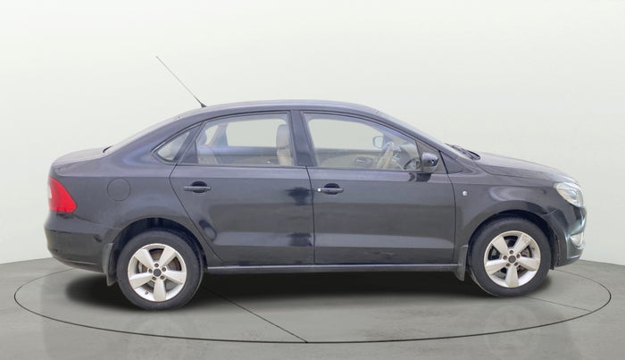 2014 Skoda Rapid ELEGANCE 1.6 MPI MT, Petrol, Manual, 80,416 km, Right Side View