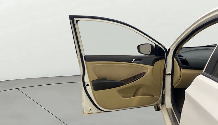 2014 Hyundai Verna FLUIDIC 1.6 CRDI SX, Diesel, Manual, 1,35,671 km, LHS Front Door