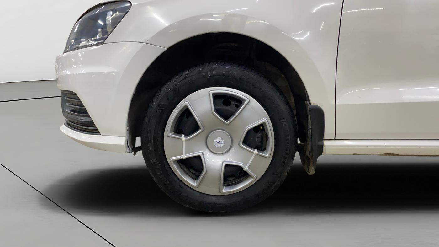 2018 Volkswagen Ameo COMFORTLINE 1.0L, Petrol, Manual, 1,06,101 km, Left Front Wheel