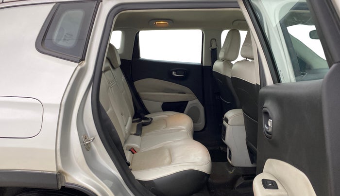 2017 Jeep Compass LIMITED 2.0 DIESEL 4X4, Diesel, Manual, 66,425 km, Right Side Rear Door Cabin